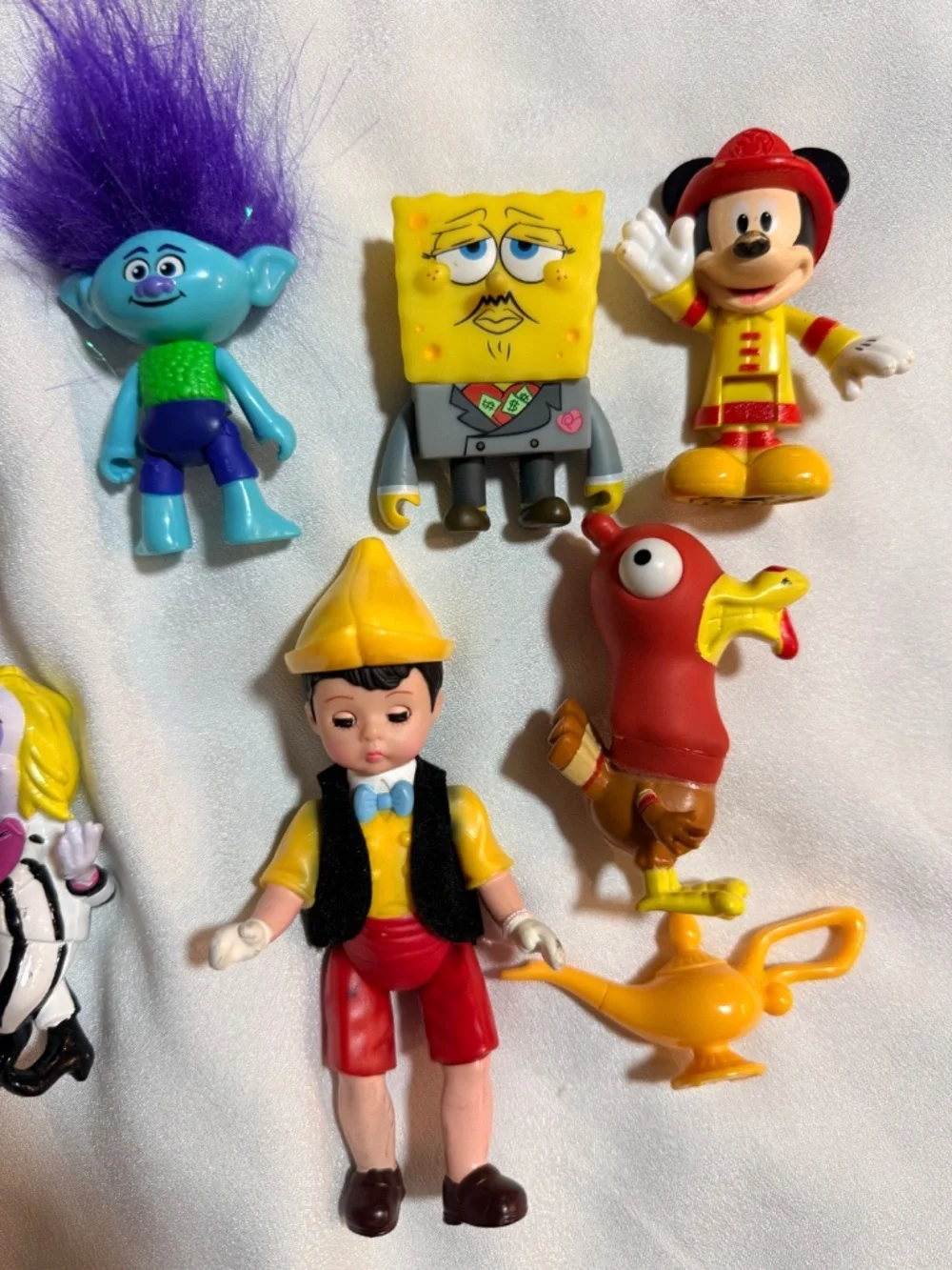 11pc Mixed Character Figure Lot Disney SpongeBob Minion